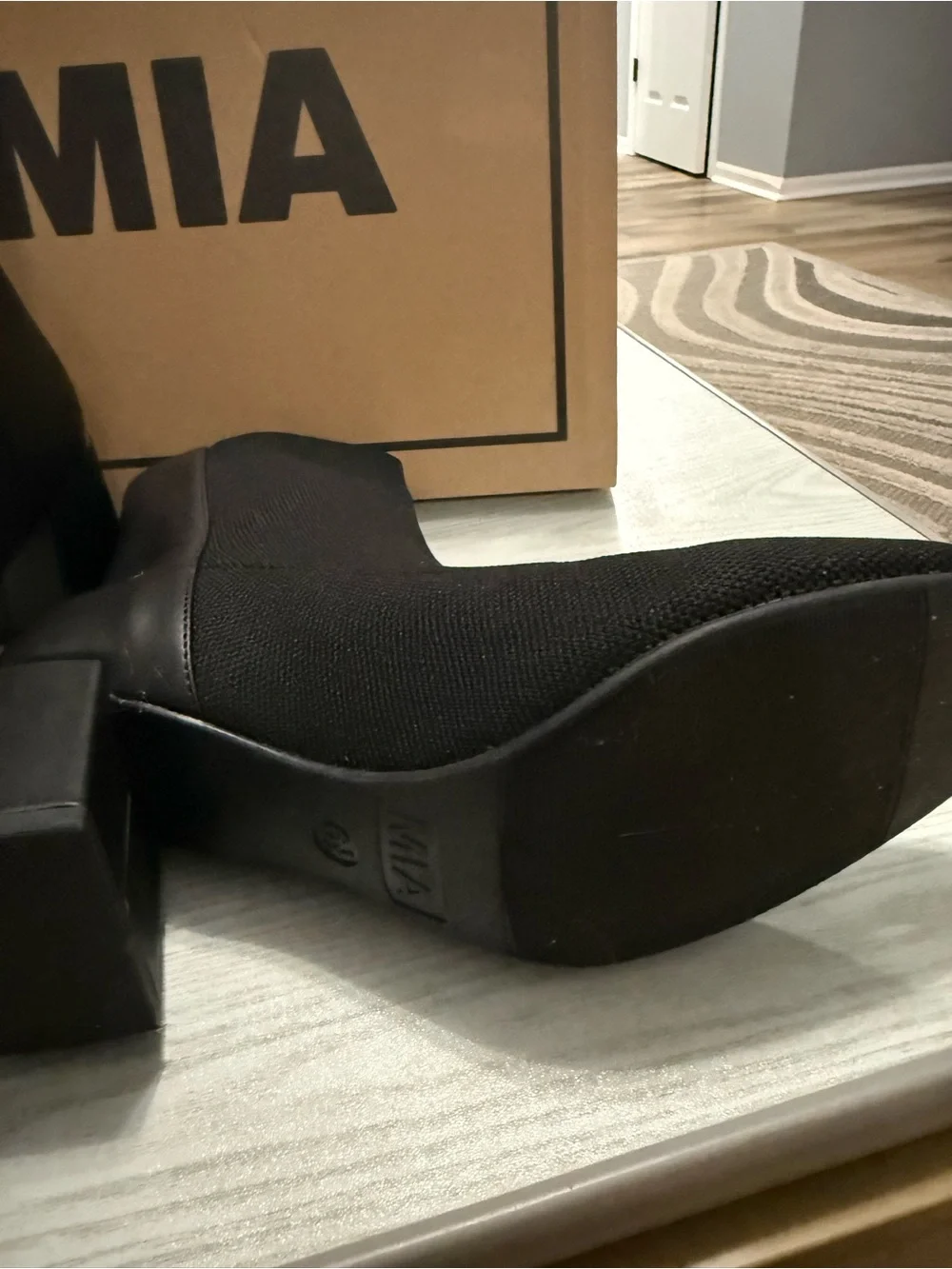 MIA sleek knit